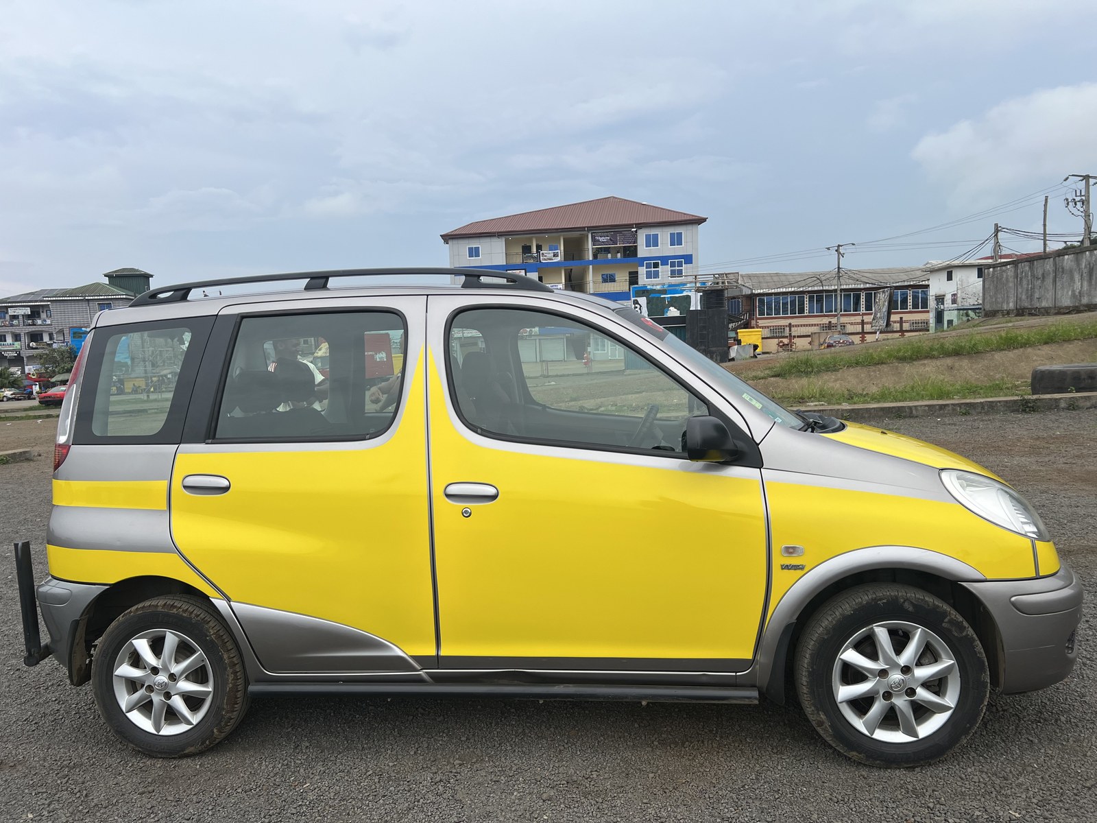 Toyota Yaris Verso (2005)